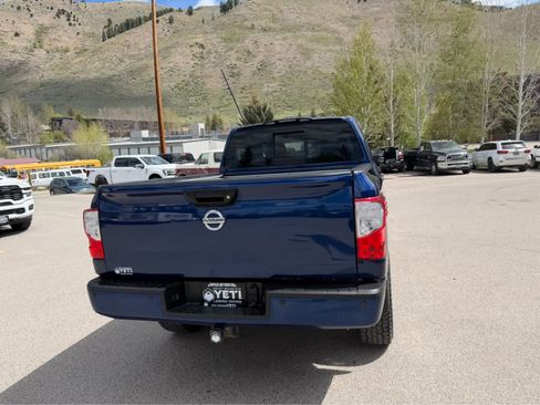 Used 2016 Nissan Titan SL AWD/4WD image 12