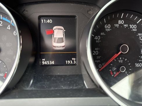 Used 2016 Volkswagen Jetta SEL Premium image 4