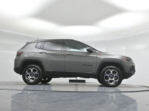 Used 2022 Jeep Compass Trailhawk w/ Trailhawk Elite Group image 47