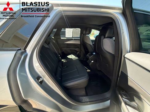 Used 2024 Cadillac Lyriq Tech w/ Driver Assist Package AWD/4WD image 33