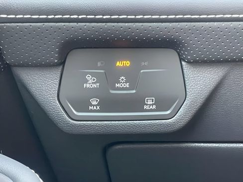 Used 2024 Volkswagen Atlas Cross Sport SEL AWD/4WD image 27