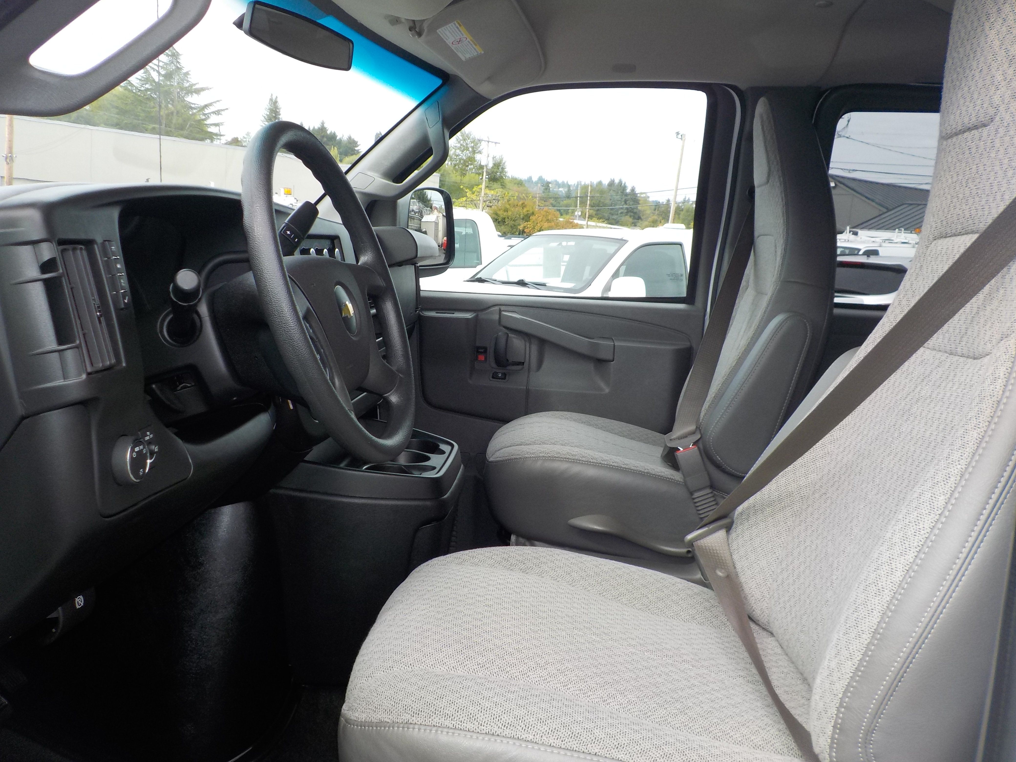 Used 2017 Chevrolet Express 3500 LT w/ LT Preferred Equipment Group RWD image 13