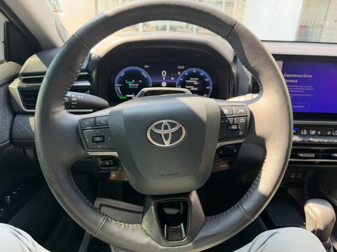 Used 2025 Toyota Camry XLE w/ Premium Plus Package FWD image 13