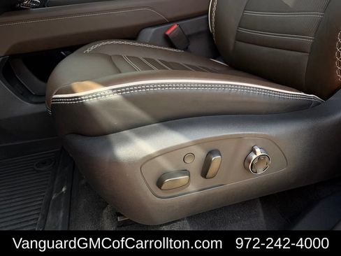 New 2026 GMC Acadia Denali Ultimate w/ LPO, Floor Liner Package AWD/4WD image 24