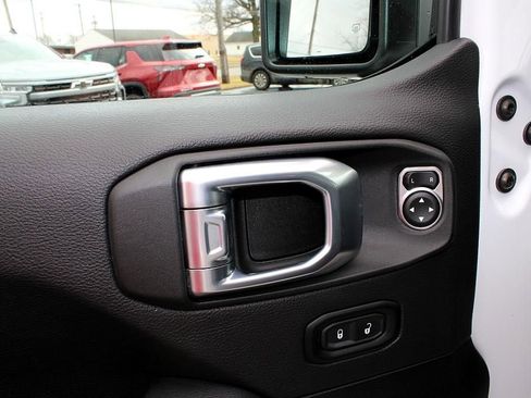 Used 2022 Jeep Wrangler Unlimited Rubicon w/ LED Lighting Group image 30