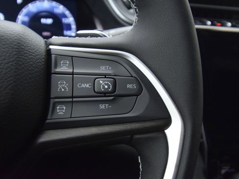 New 2025 Jeep Grand Cherokee Limited w/ Black Appearance Package AWD/4WD image 28