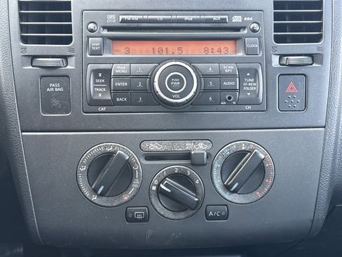 Used 2010 Nissan Versa SL w/ Premium Pkg image 5