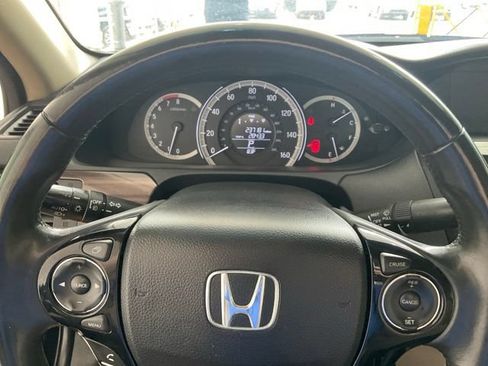 Used 2017 Honda Accord EX-L image 7