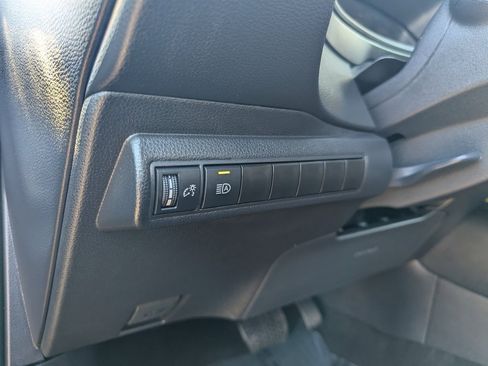 Used 2026 Toyota Corolla SE image 17