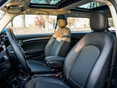 Certified 2023 MINI Cooper 2-Door Hardtop image 15