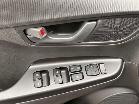 Used 2023 Hyundai Kona SEL image 14