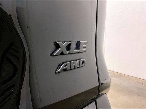 Used 2021 Toyota RAV4 XLE w/ Convenience Package AWD/4WD image 24