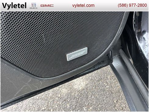 Used 2021 GMC Acadia SLT w/ Elevation Edition image 18