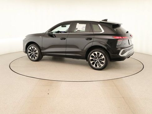 New 2026 Audi Q3 quattro 2.0T AWD/4WD image 3