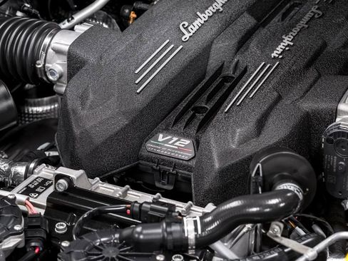 Used 2024 Lamborghini Revuelto image 55