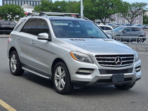 Used 2014 Mercedes-Benz ML 350 4MATIC image 3