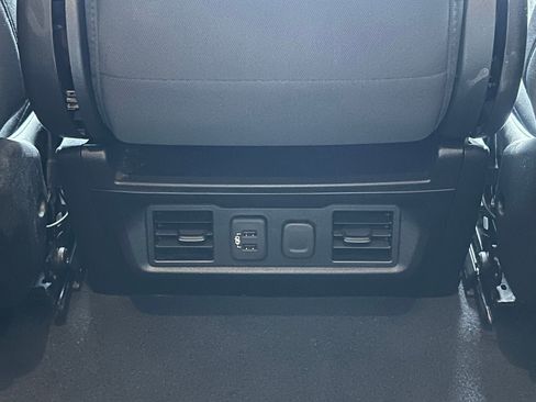 Used 2022 Chevrolet Silverado 1500 LT RWD image 18