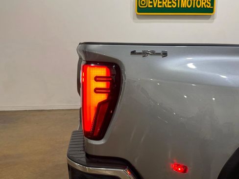 Used 2024 GMC Sierra 3500 SLE w/ SLE Value Package image 3