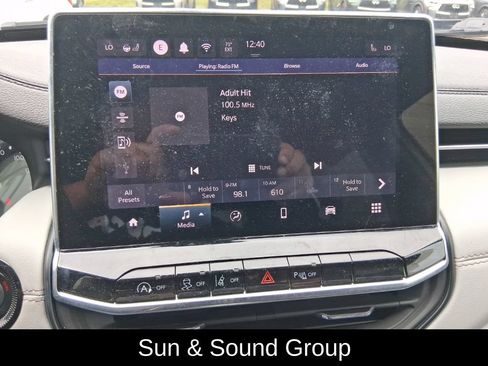 Used 2025 Jeep Compass Limited w/ Sun & Sound Group AWD/4WD image 21