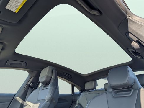 Used 2023 Audi e-tron GT Premium Plus image 3