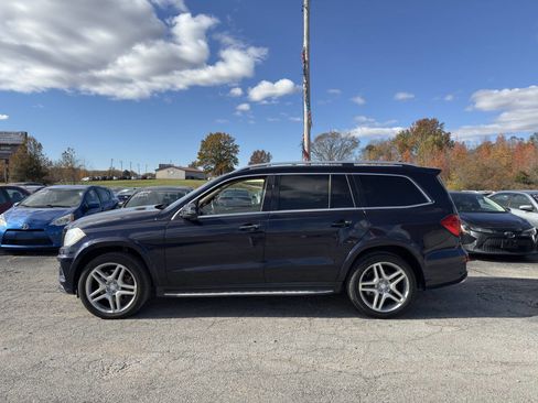 Used 2014 Mercedes-Benz GL 550 4MATIC w/ Driver Assistance Package image 3