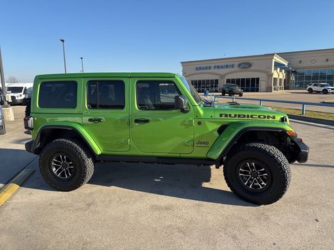 Used 2025 Jeep Wrangler Unlimited Rubicon image 18