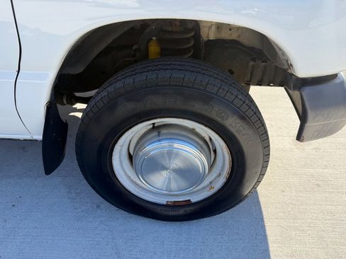 Used 2006 Ford E-250 and Econoline 250 image 21