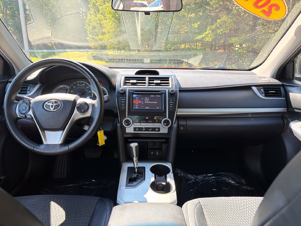 Used 2014 Toyota Camry SE FWD image 14