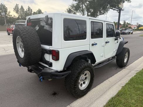 Used 2015 Jeep Wrangler Unlimited Rubicon w/ Connectivity Group AWD/4WD image 6