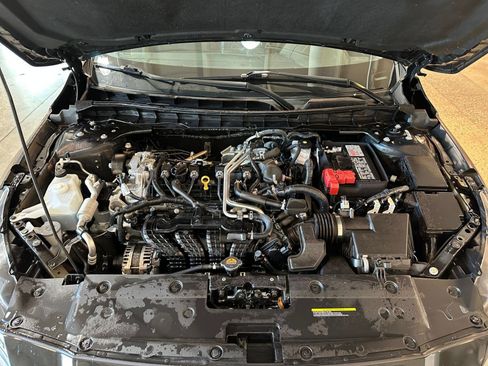 Used 2025 Nissan Altima 2.5 SV FWD image 31