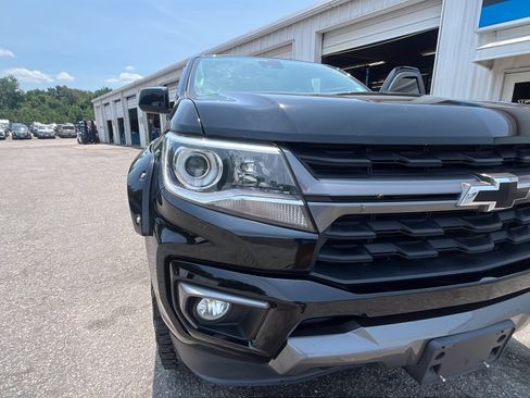 Used 2022 Chevrolet Colorado Z71 w/ Safety Package AWD/4WD image 9