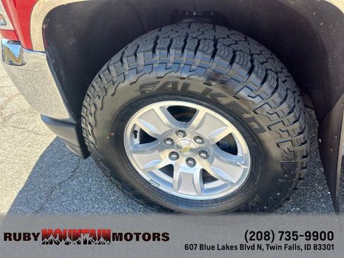 Used 2018 Chevrolet Silverado 1500 LT w/ All Star Edition image 10