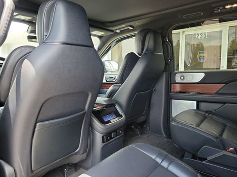 Used 2024 Lincoln Navigator L Reserve AWD/4WD image 30
