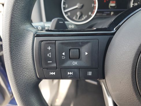 Certified 2023 Nissan Rogue SV FWD image 18