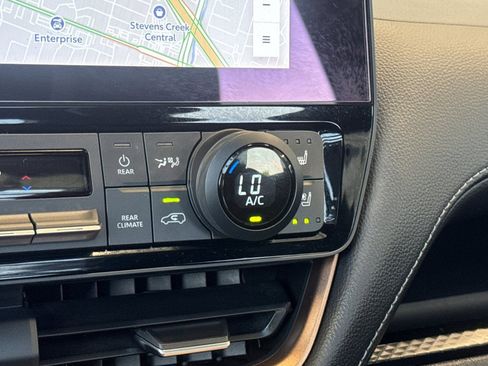 Used 2025 Toyota Grand Highlander AWD Hybrid image 30