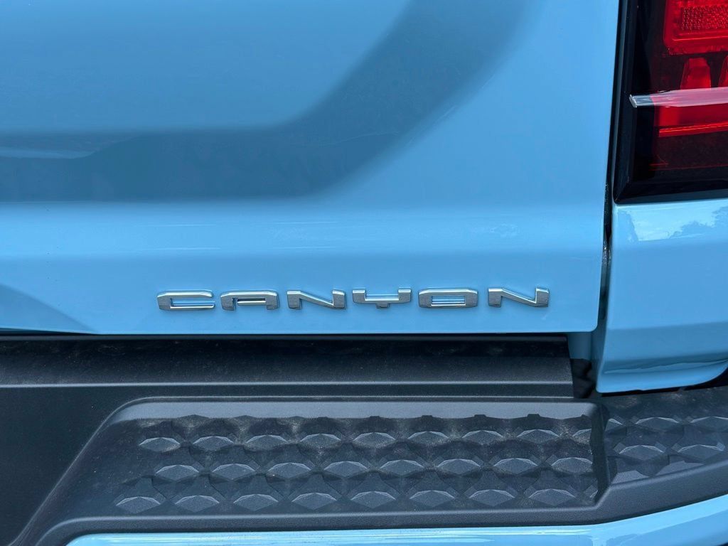 New 2026 GMC Canyon Denali AWD/4WD image 40