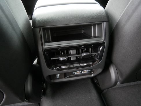 New 2025 Jeep Grand Cherokee Laredo X w/ Luxury Tech Group I image 12