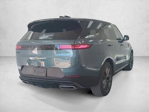 Used 2025 Land Rover Range Rover Sport SE image 9