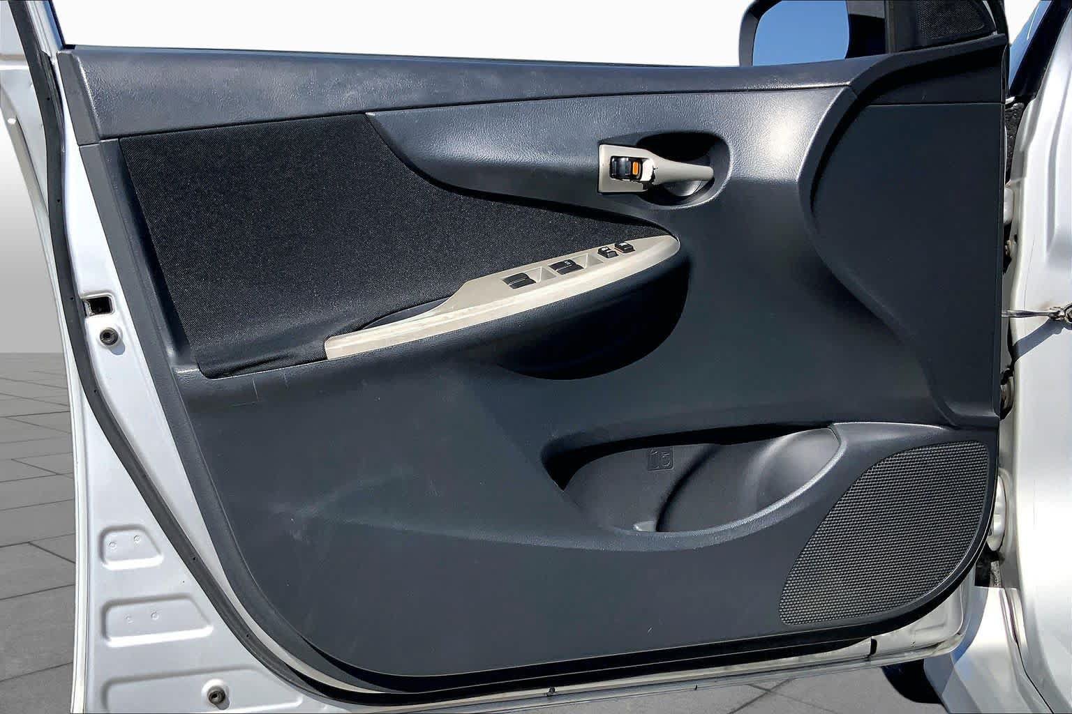 Used 2013 Toyota Corolla S FWD image 21