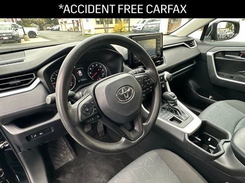 Used 2022 Toyota RAV4 XLE image 3