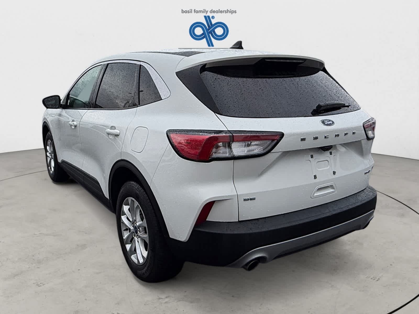 Used 2022 Ford Escape SE w/ Cold Weather Package AWD/4WD image 5