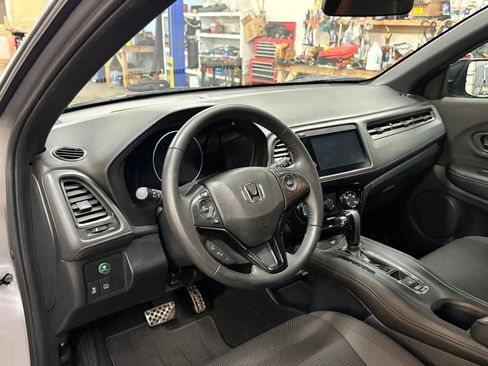 Used 2020 Honda HR-V Sport image 15
