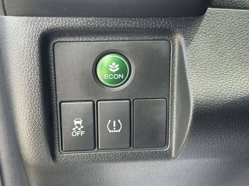 Used 2018 Honda HR-V EX image 25
