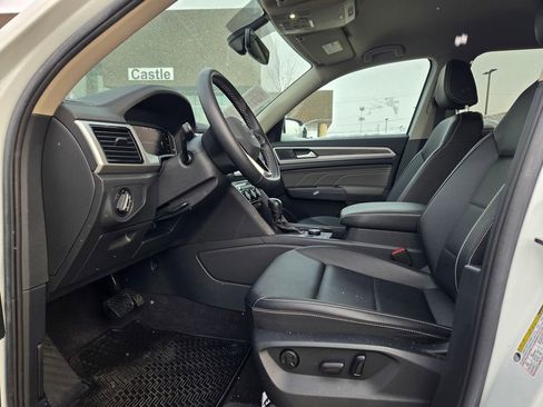 Used 2023 Volkswagen Atlas SE image 33