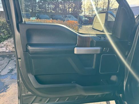 Used 2016 Ford F150 Lariat w/ Equipment Group 502A Luxury image 13