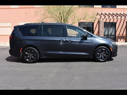 Used 2020 Chrysler Pacifica Limited w/ Advanced Safetytec Group