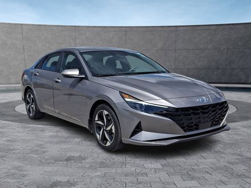 Certified 2023 Hyundai Elantra SEL w/ Convenience Package FWD image 2