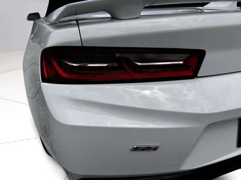 Used 2016 Chevrolet Camaro SS RWD image 15