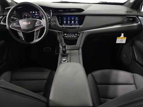 New 2026 Cadillac XT5 Sportv w/ LPO, Floor Liner Package image 9