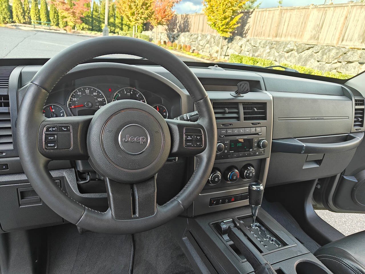 Used 2012 Jeep Liberty Sport AWD/4WD image 19